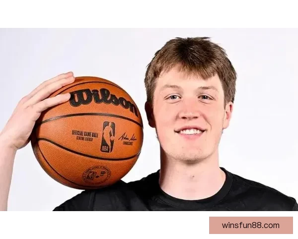 以弗拉格自信砍下51分力争最佳新秀荣誉激励自己再创佳绩